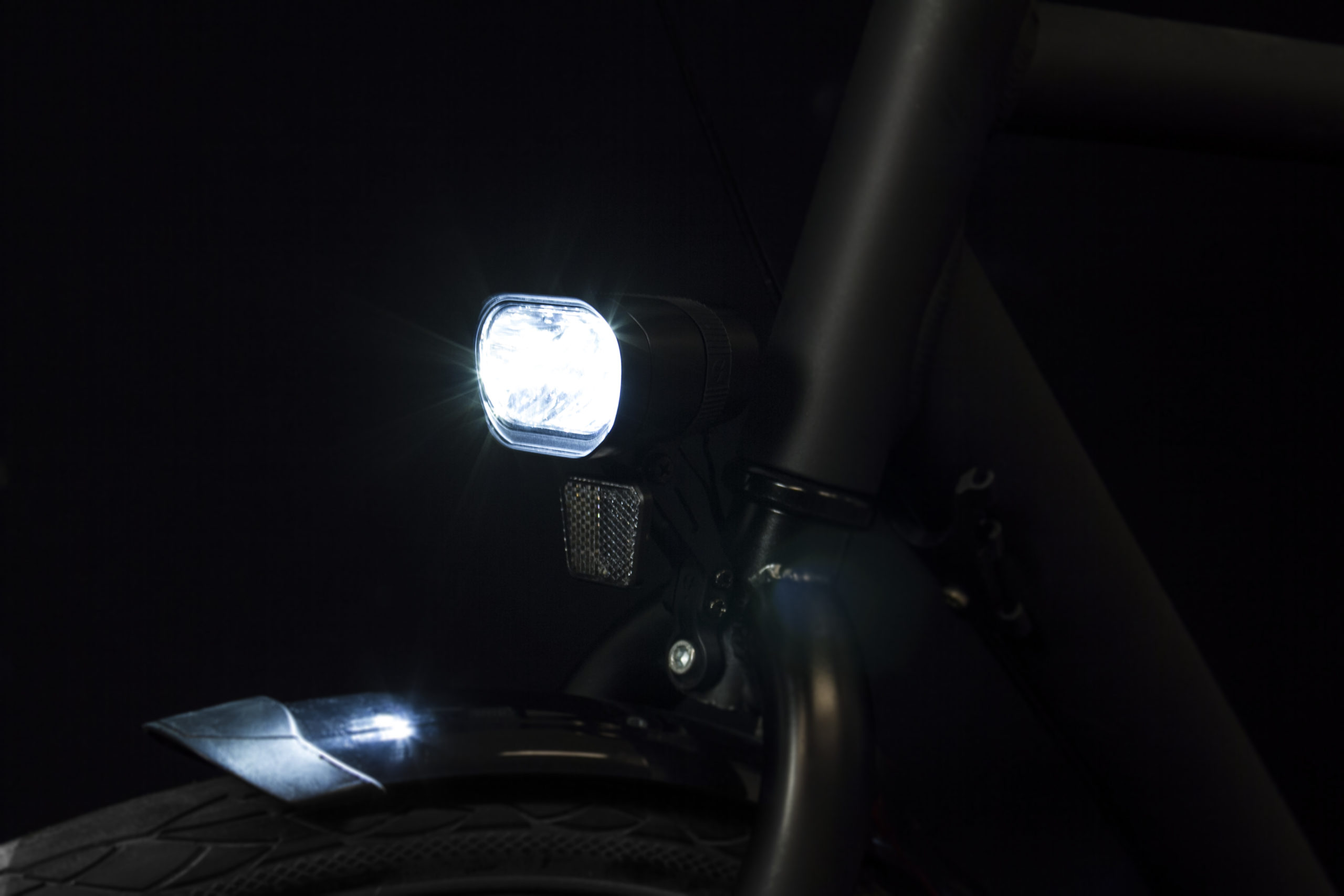 Projecteur Avant Spanninga Axendo 80 XE Pour E-bike/VTT - 6-36V - Neuf